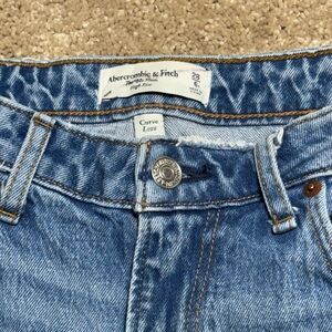Abercrombie & Fitch Blue Wash Curve Love High-Rise Jeans